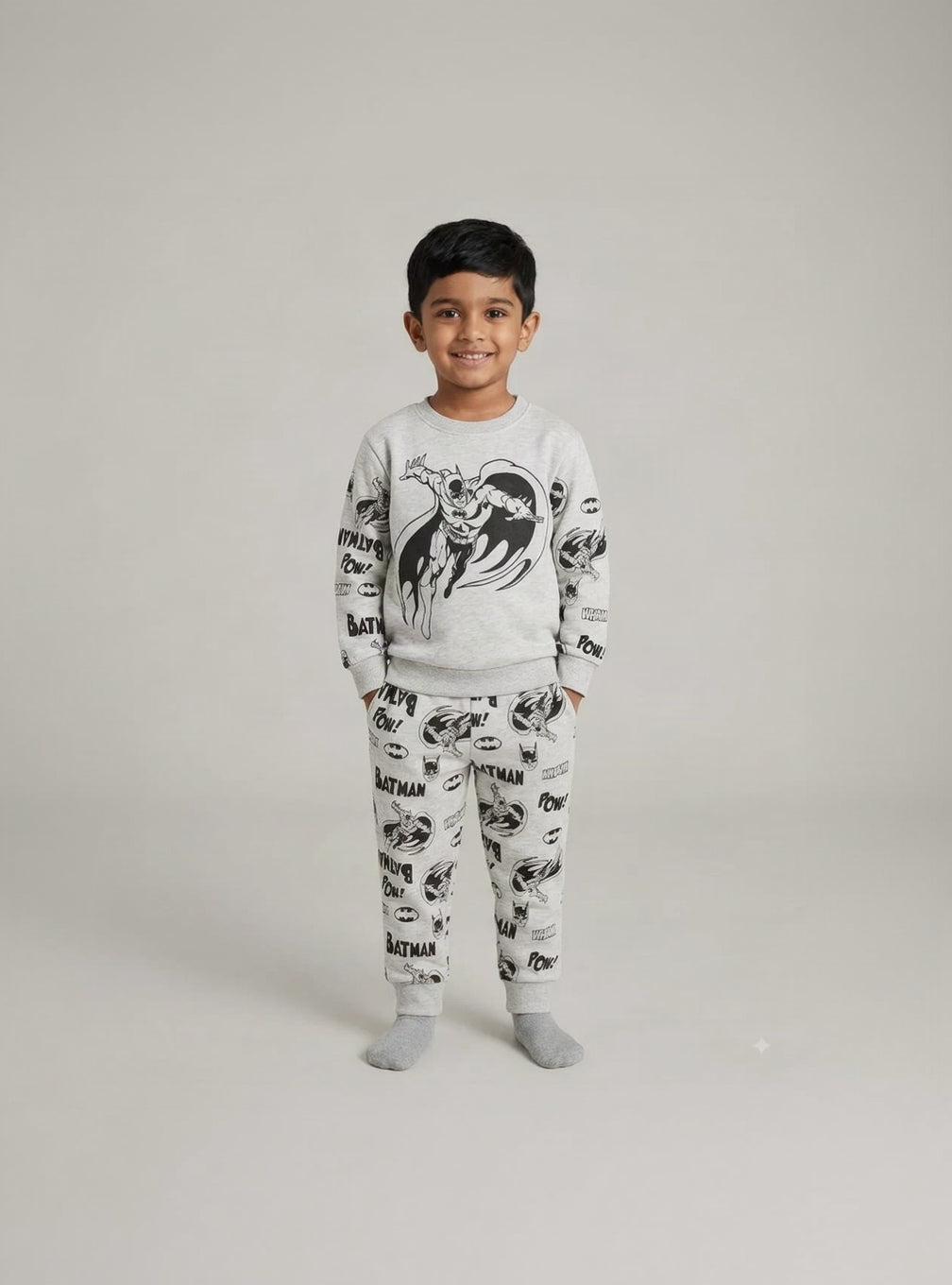 16.Kids' Batman Graphic Sweatshirt & Printed Joggers Tracksuit Set (Ages 1–12 Years)